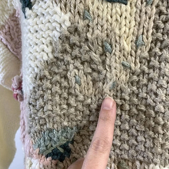 Classic Elements Vintage Chunky Hand Knit Sweater White Pink Flower Appliqué L - Picture 8 of 12